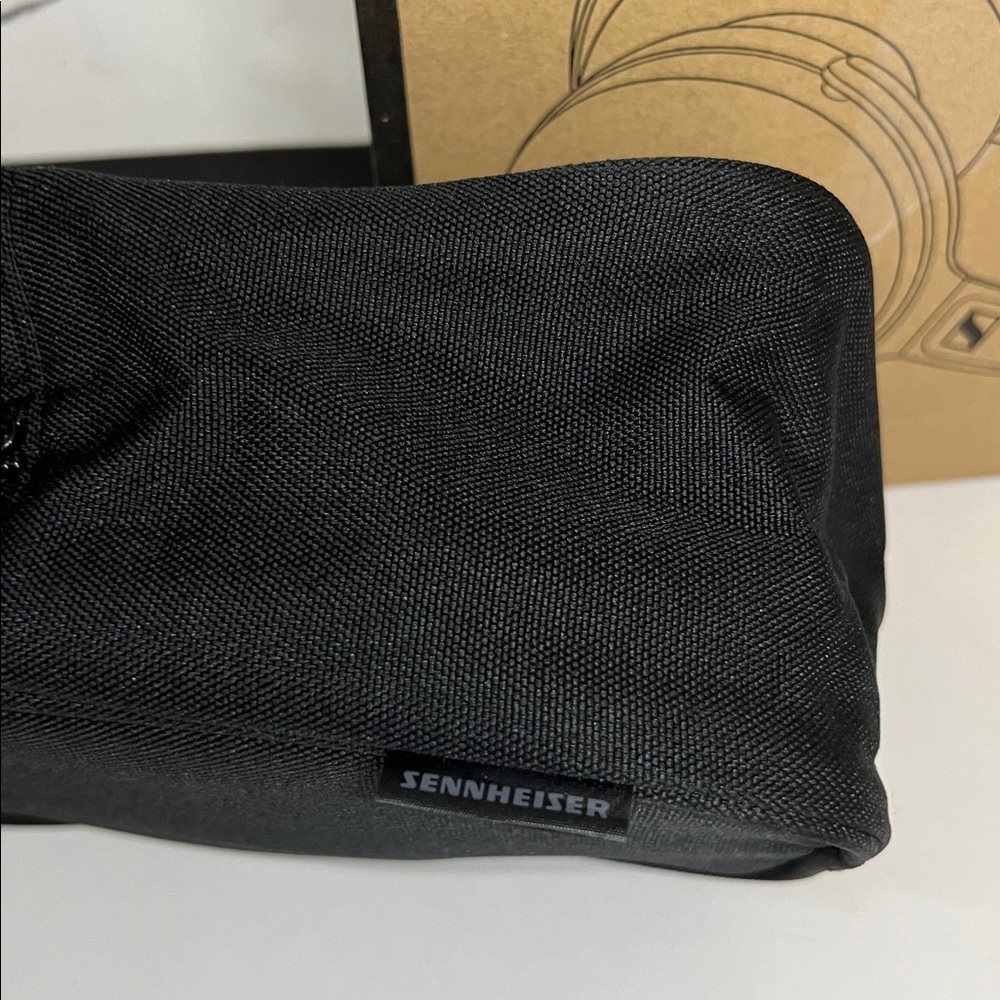 Sennheiser HD 450SE Wireless Headphones - Picture 8 of 16